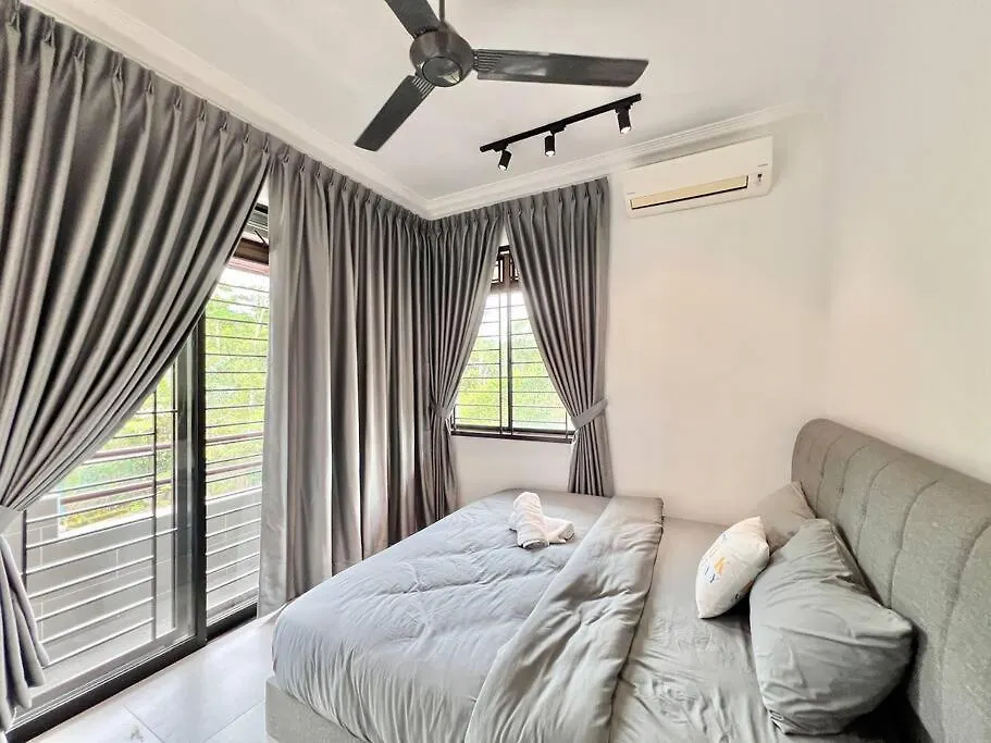 Holiday home Mount Austin Huge Bbq Space Corner House Johor Bahru