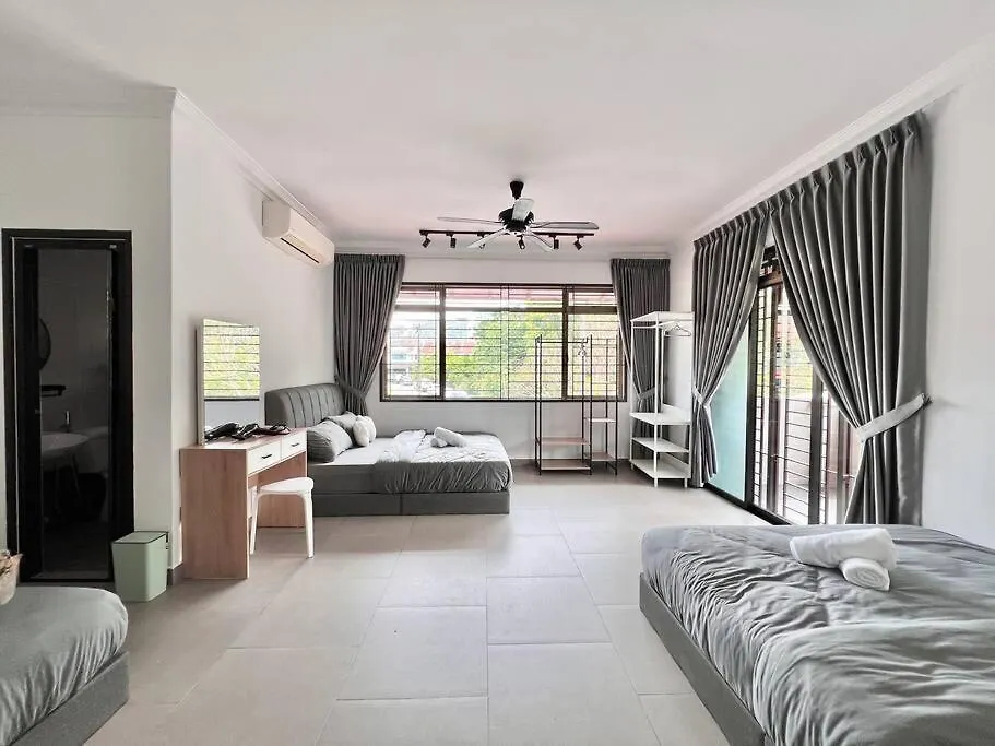 Mount Austin Huge Bbq Space Corner House Johor Bahru 0*,  Malaysia